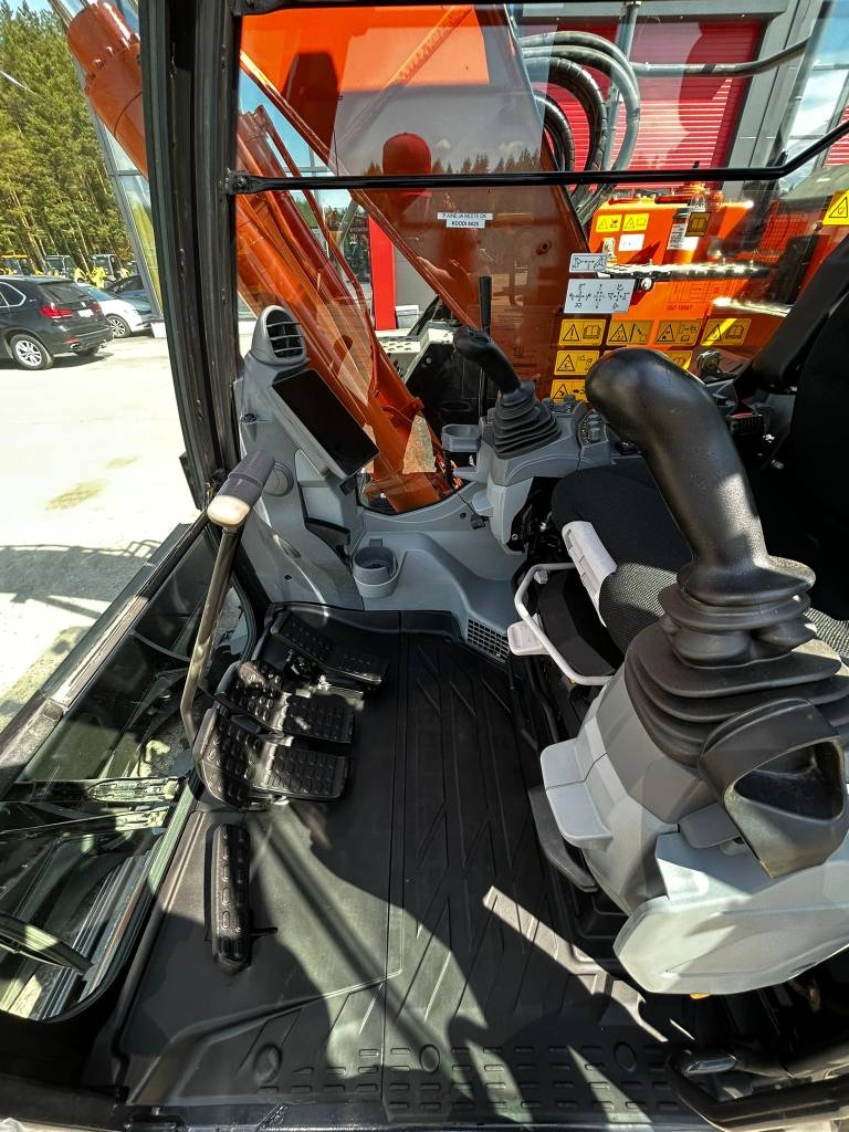 Hitachi ZX135USBL-7 / Myyty, Sold kuva 19
