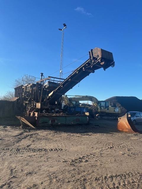 Pegson 1100 X 800 Premier semi mobile jaw crusher