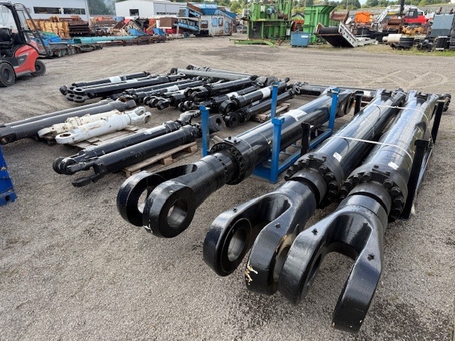Terex NEW HYDRAUKLIC CYLINDER