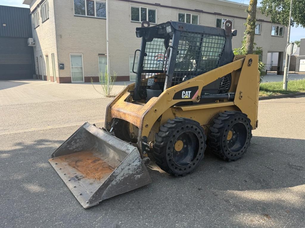 CAT 216B