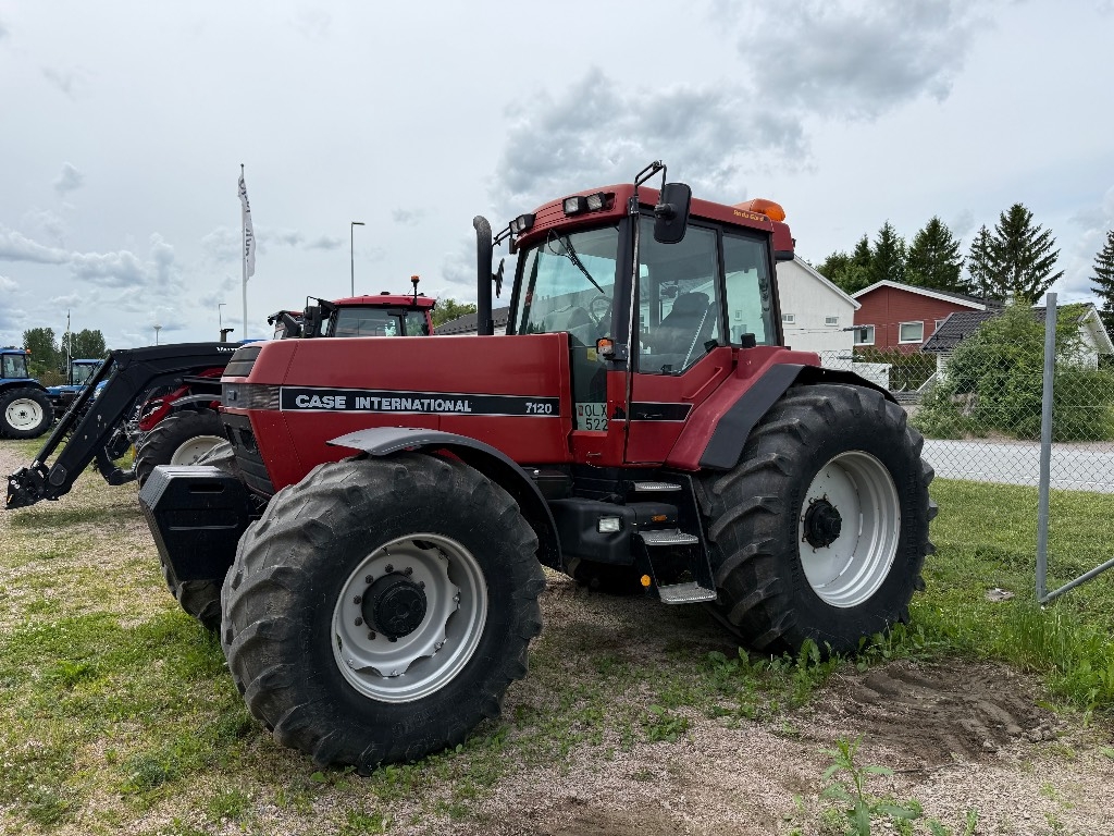 Case IH Magnum 7120