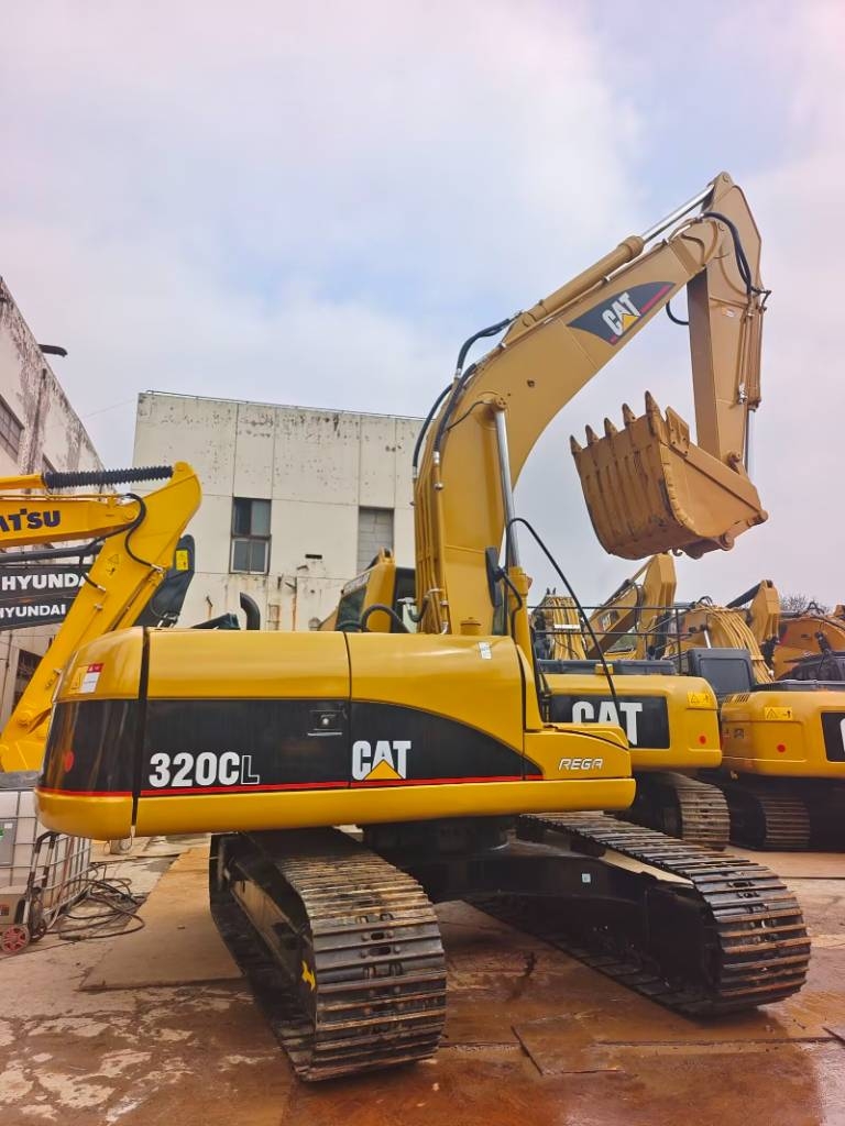 CAT 320 C L direct‑injection engine
