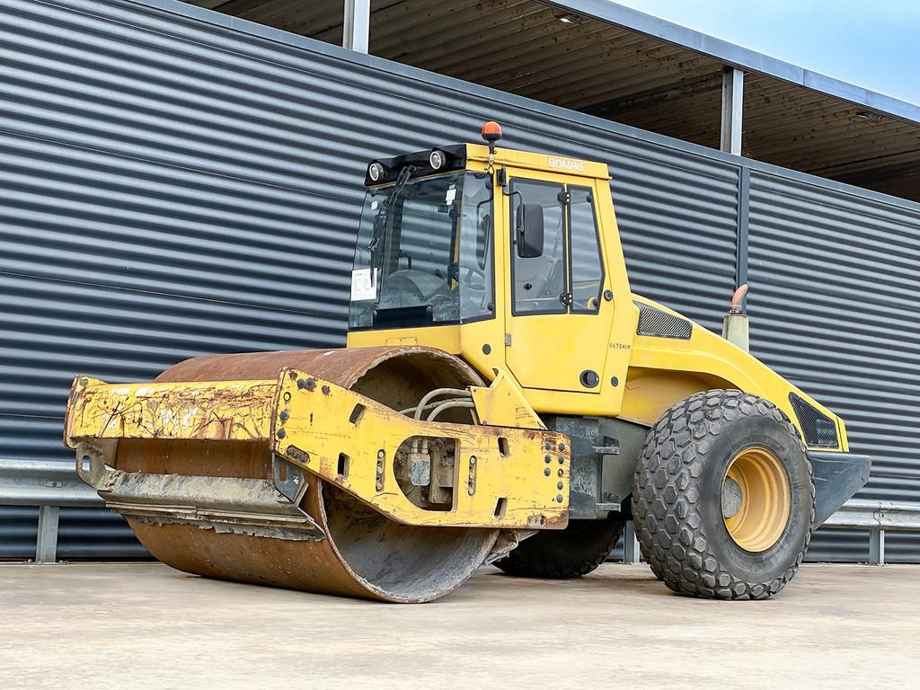 Rouleau monocylindre Bomag BW 213 DH-4 — occasion 2006, 7 501 h