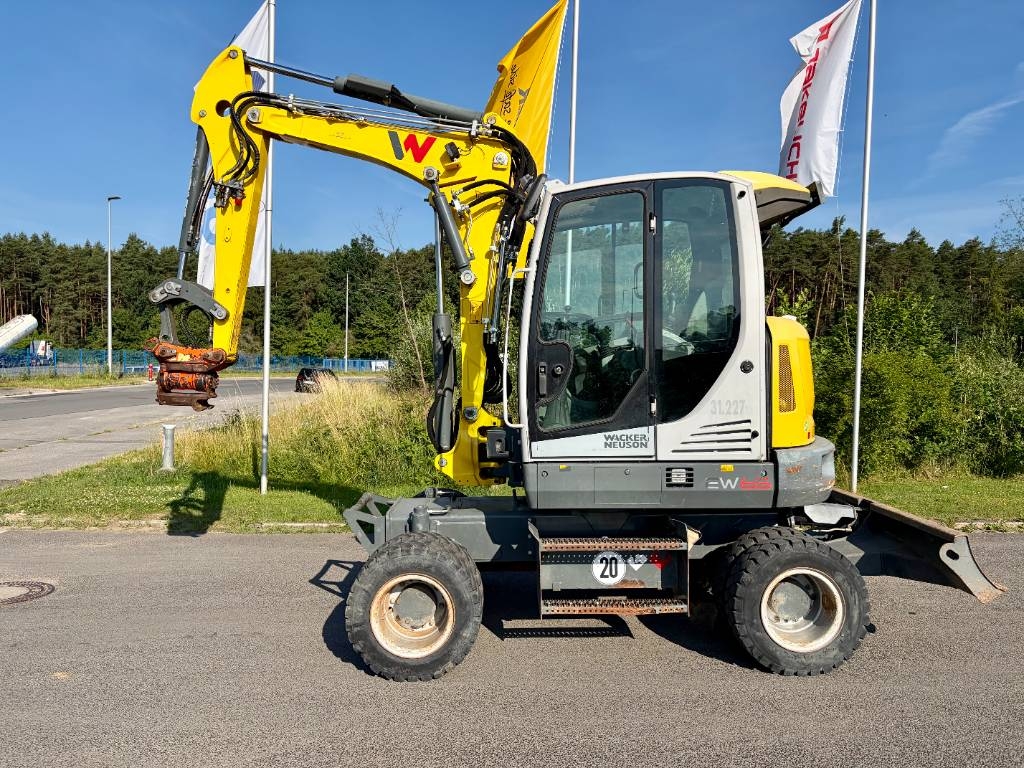 Pelle sur pneus Wacker Neuson EW 65 — occasion 2018, 5 850 h