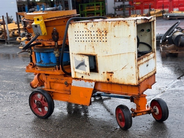 Putzmeister TORKRET concrete spraying pump