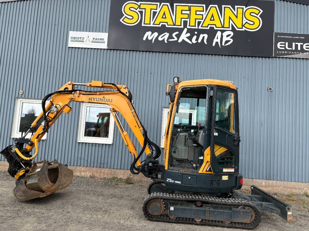 Hyundai R25Z-AK, Lång sticka
