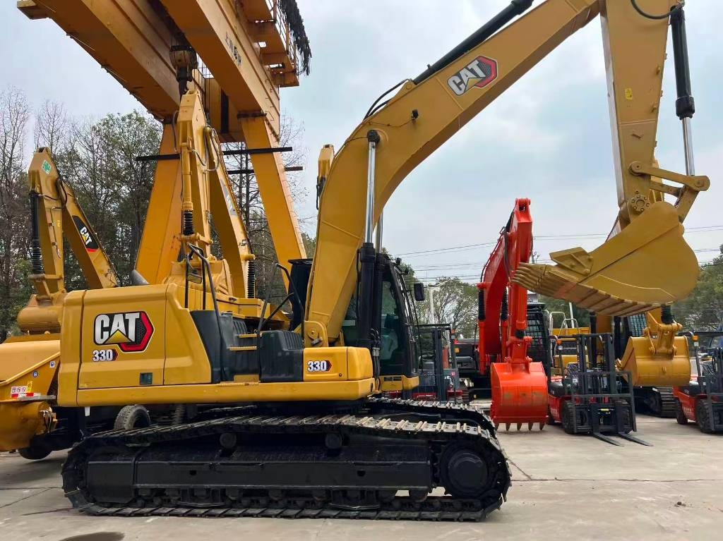 CAT 330