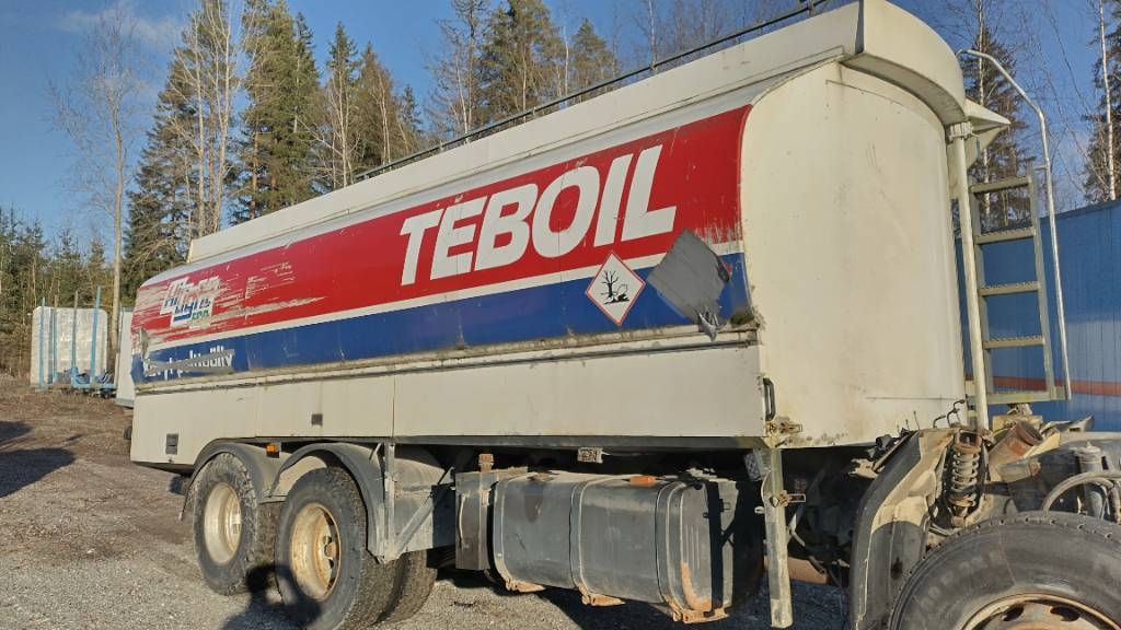 Säiliö kärri värkki vaikka vesipytyksi 19500L