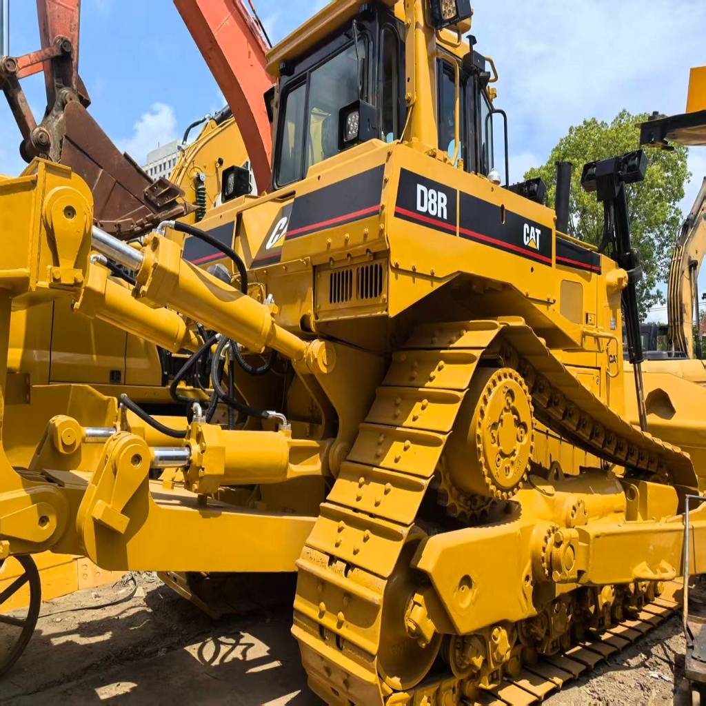 CAT D 8 R