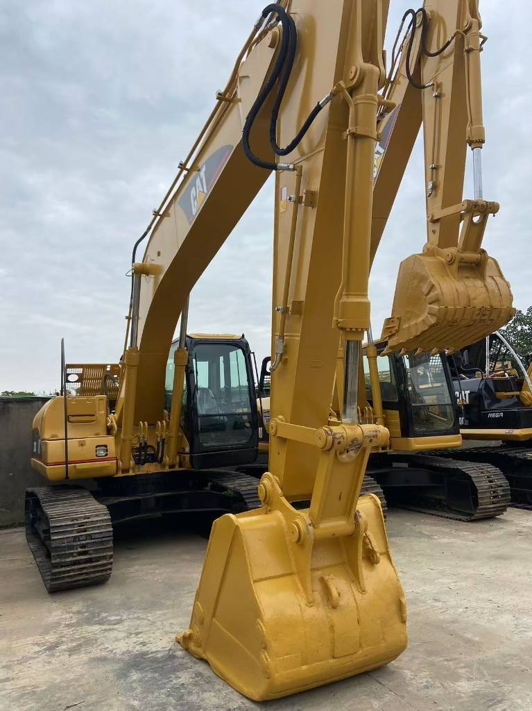 CAT 320 C L