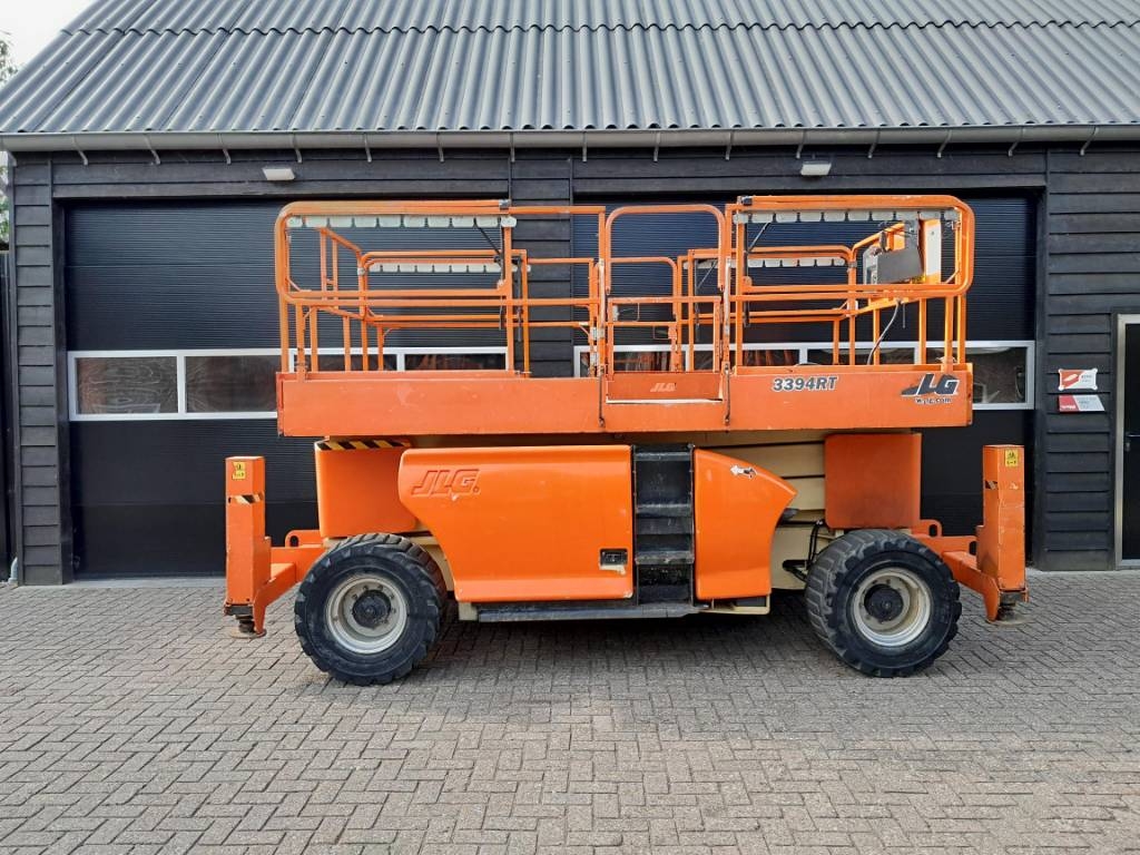 Nacelle à ciseaux JLG 3394 RT | Schaarhoogwerker ruwterrein 4x4 — occasion 2011, 2 094 h