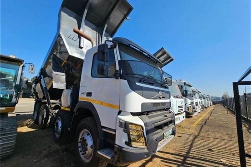 Volvo FMX 440 8X4 TIPPER TRUCK