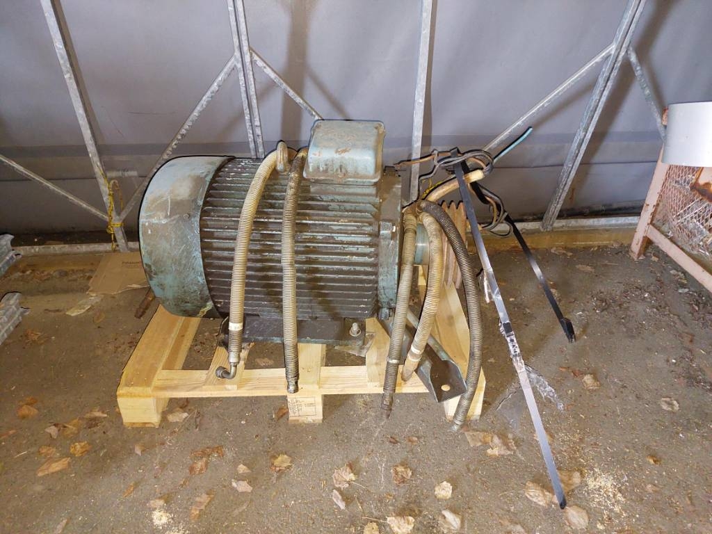 VEB KMER 180 L4