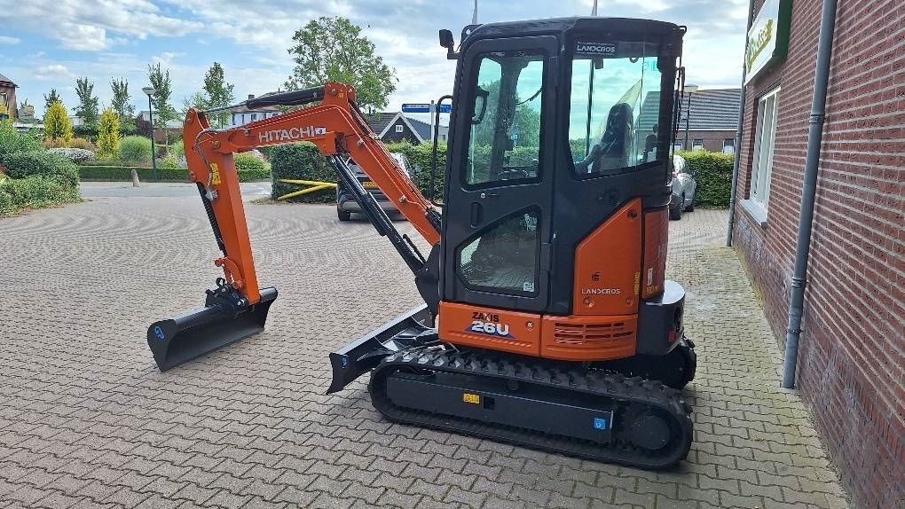 Hitachi ZX26U