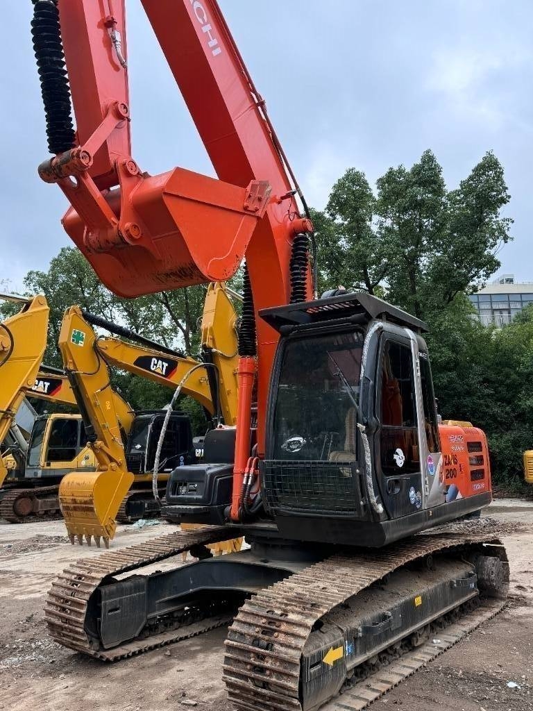 Pelle sur chenilles Hitachi ZX 200 — occasion 2023, 1 040 h
