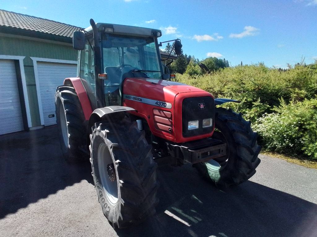 Massey Ferguson 4370
