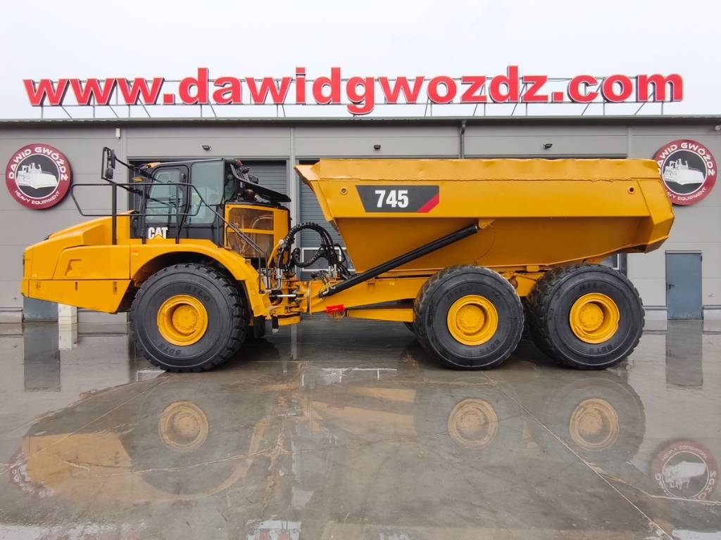 CAT 745