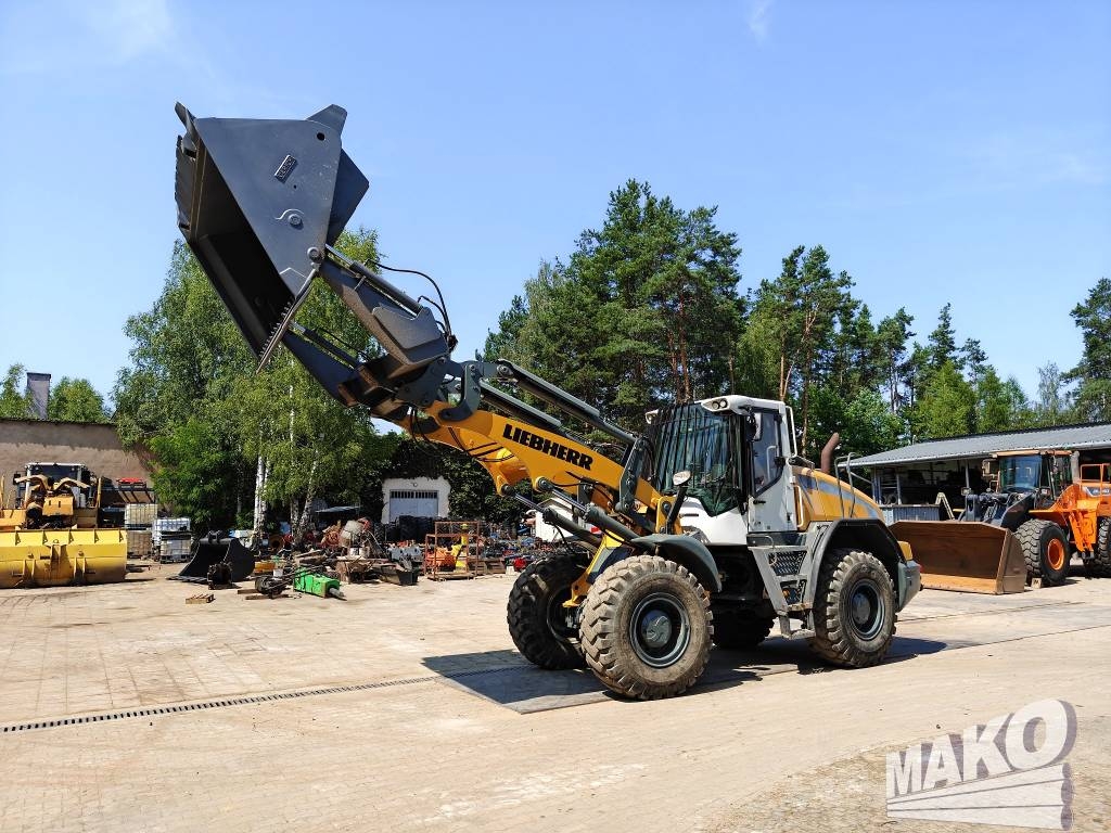 Liebherr L546