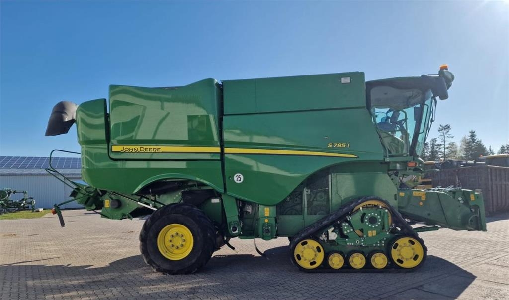 John Deere S785i