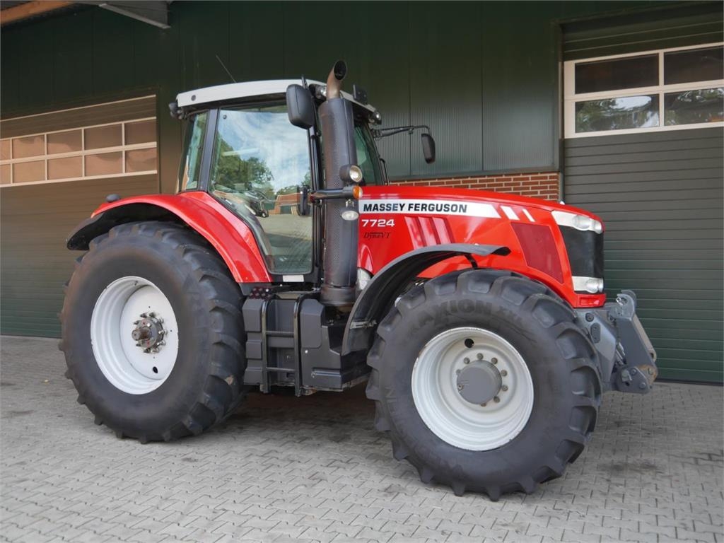 Tracteur agricole Massey Ferguson 7724 Dyna-VT — occasion 2016, 8 100 h