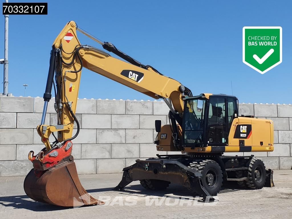 CAT M322 F OUTRIGGERS + BLADE
