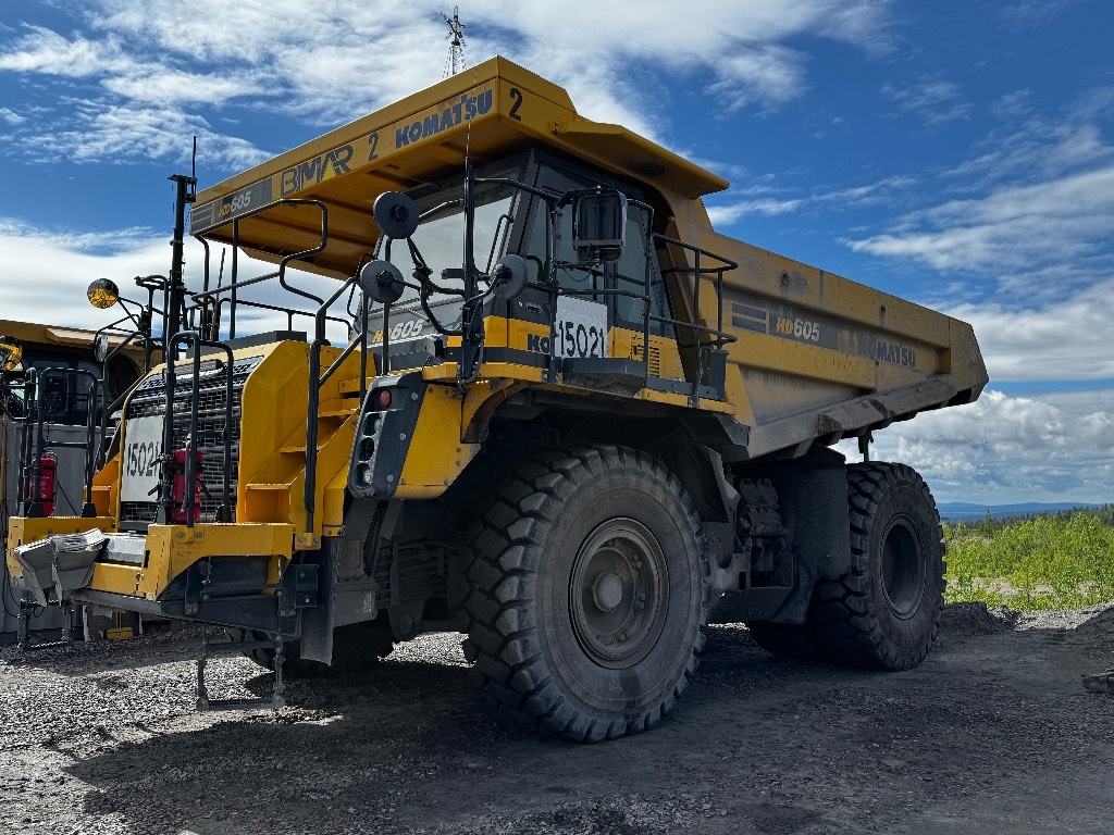 Komatsu 605-8