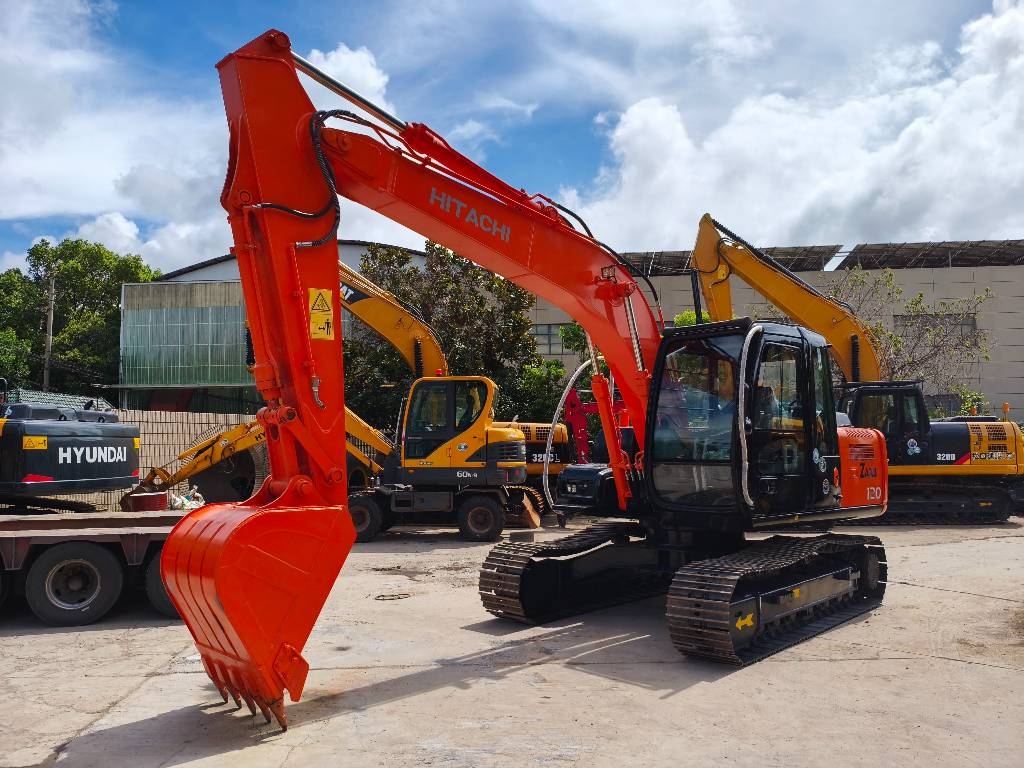 Pelle sur chenilles Hitachi ZX120 — occasion 2013, 5 100 h