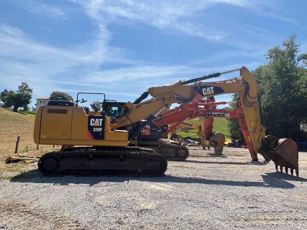 CAT 320