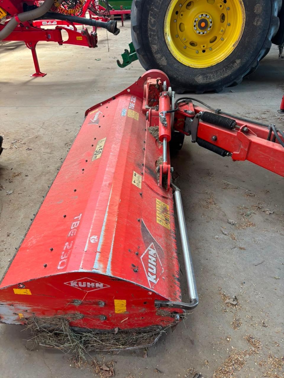 Kuhn TBE 230