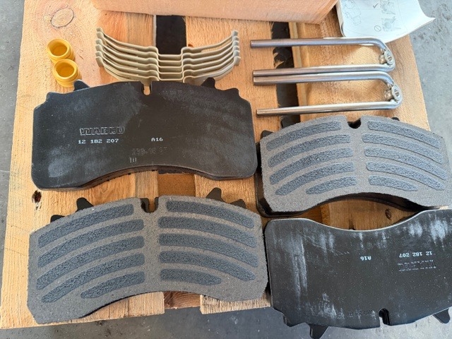 Liebherr Brake pad set (4 pieces) 10326494 Liebherr