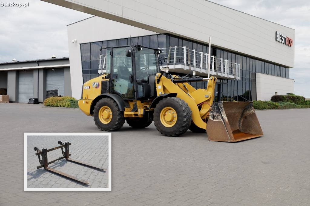 CAT 906M