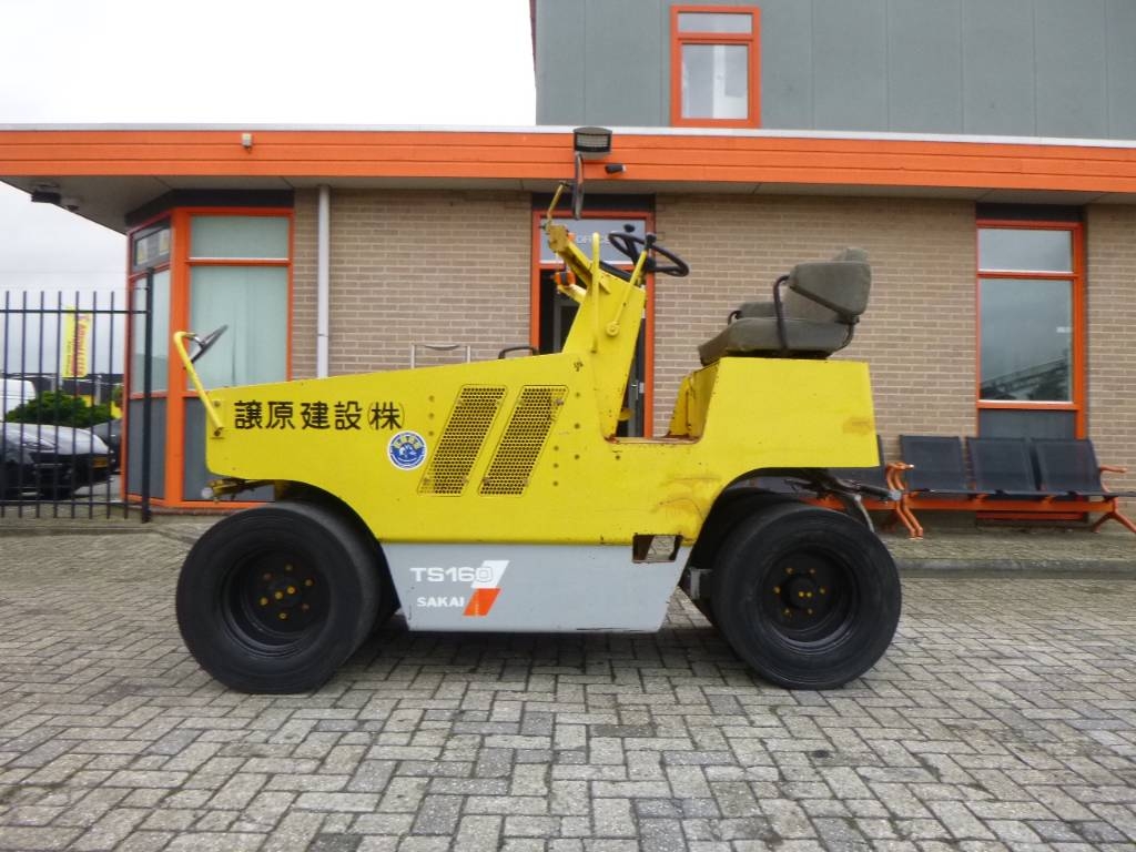 Rouleau à pneus Sakai TS 160 — occasion, 1 159 h