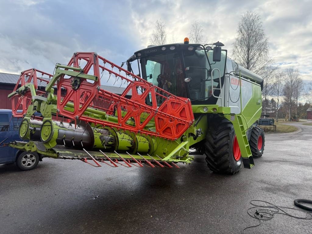 CLAAS Tucano 420