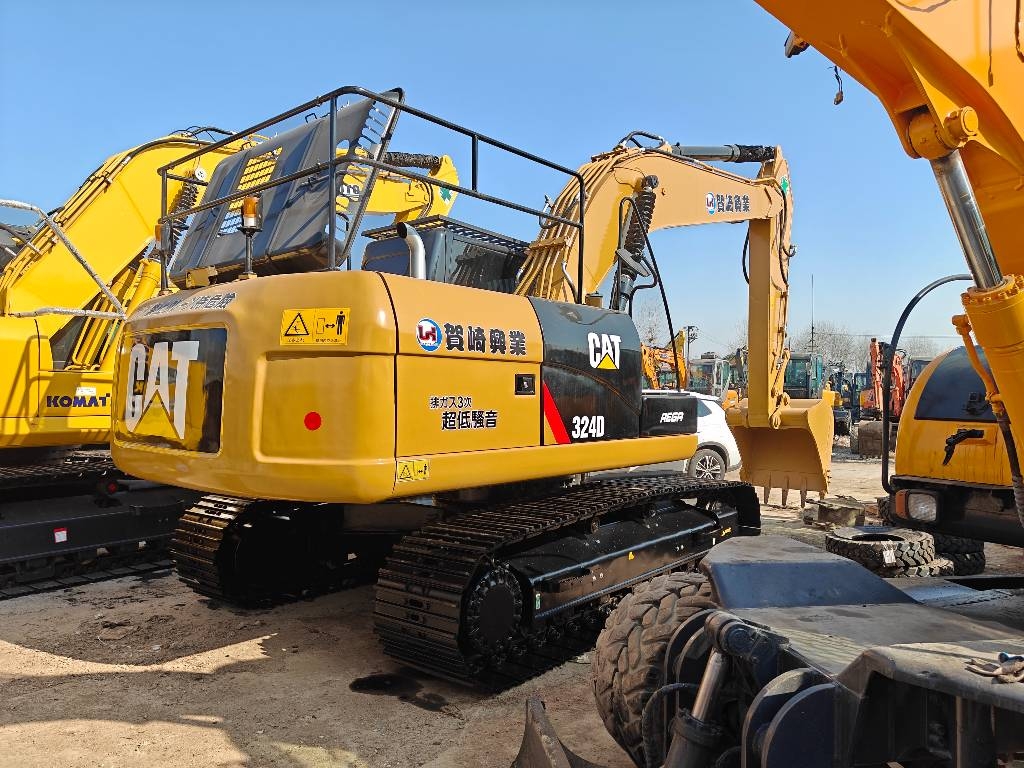 CAT 324D2L