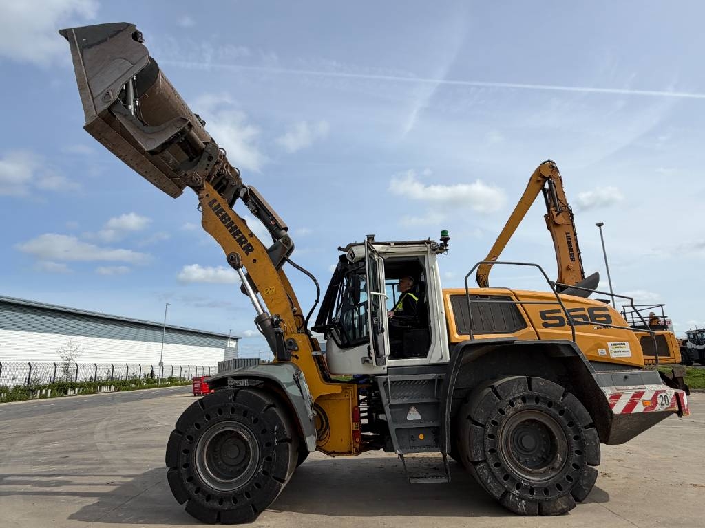 Liebherr L 556