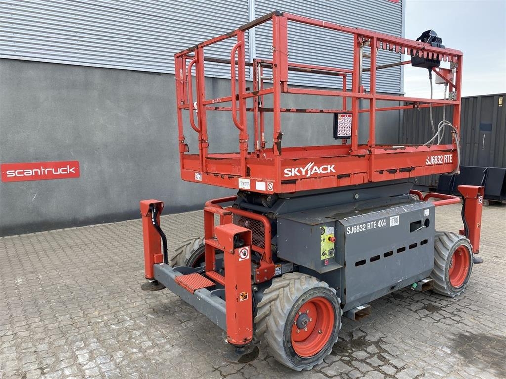 SkyJack SJ6832 RTE