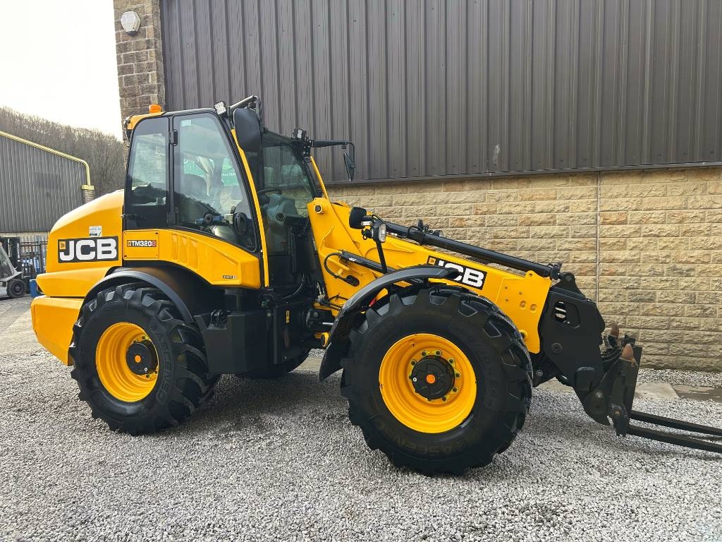 JCB TM320S Contractor Pro