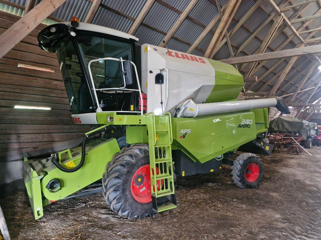 CLAAS Avero 240