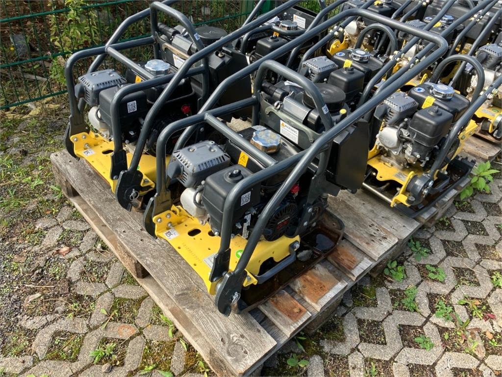 Plaque vibrante Bomag DE BP 12/40 Stage V/CARB P.3 — occasion 2023