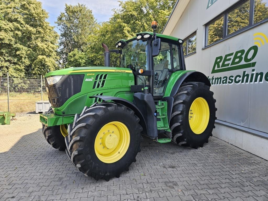 John Deere 6195M