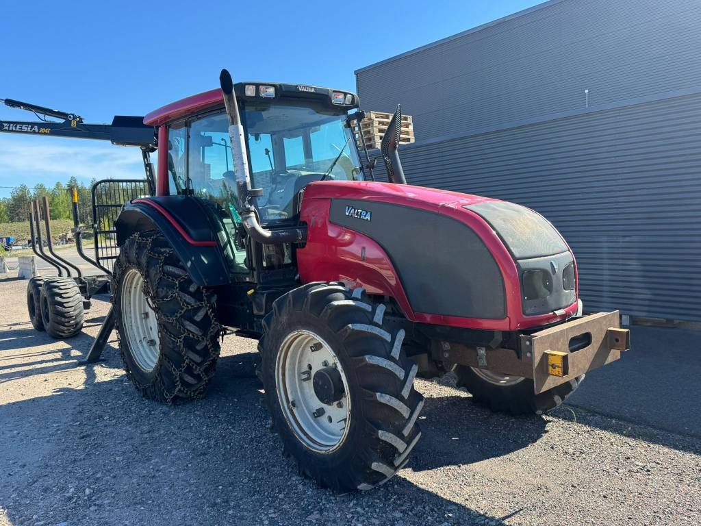 Valtra T 131 ja Kesla, metsäyhdistelmä