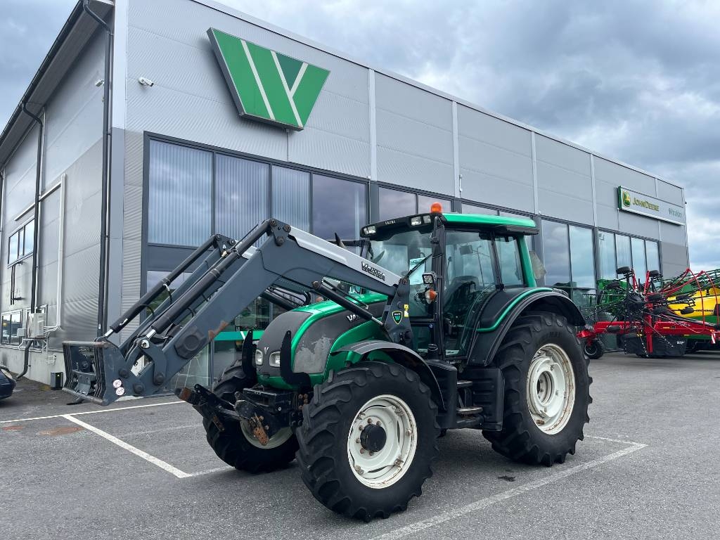 Valtra N 121