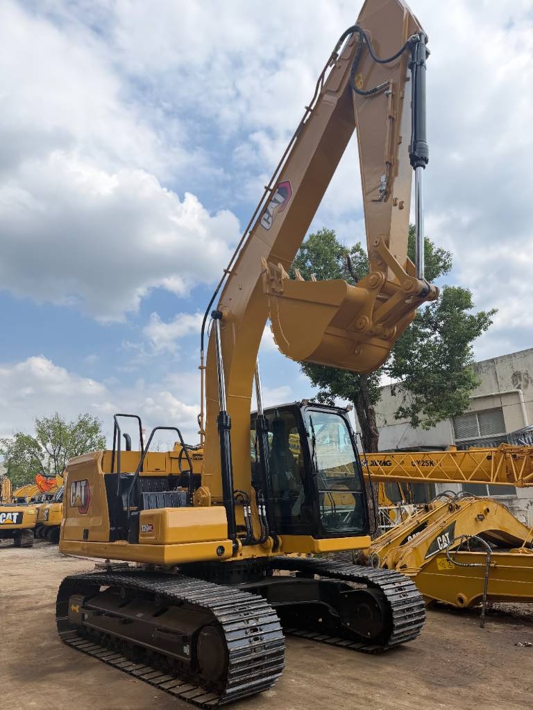 Pelle sur chenilles Caterpillar 320 GC 3000 units excavators in stock — occasion 2024, 216 h