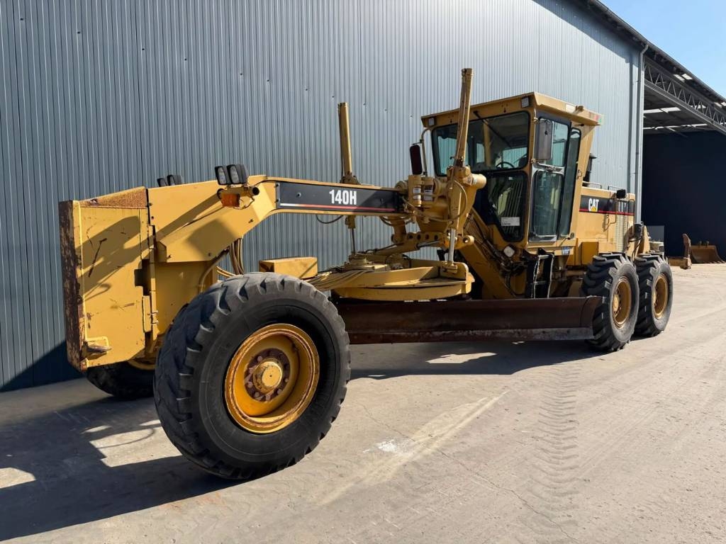Niveleuse Caterpillar 140H — occasion 1995, 19 069 h