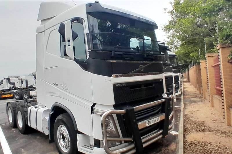 Volvo FH (4) 520 6x4 SLEEP H/RED