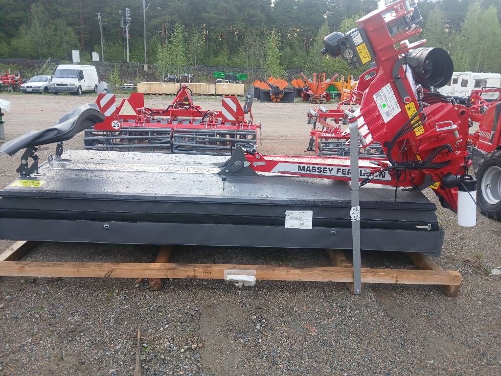 Massey Ferguson DM367 TV. V Keskiripustus niittokone