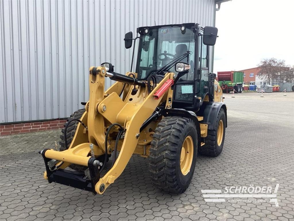 Chargeuse sur pneus Caterpillar 908 — occasion 2023, 165 h