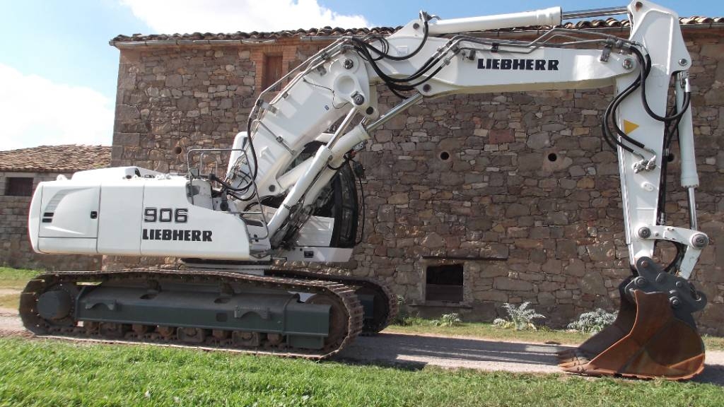 Liebherr R 906 LC