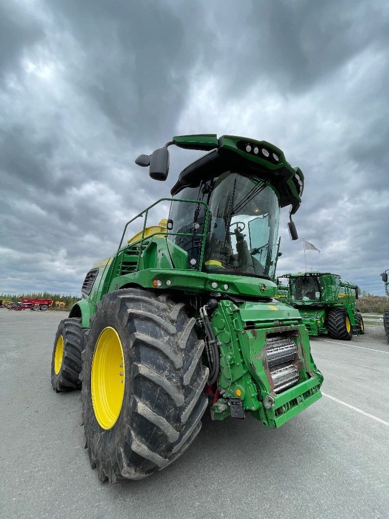 John Deere 9700i