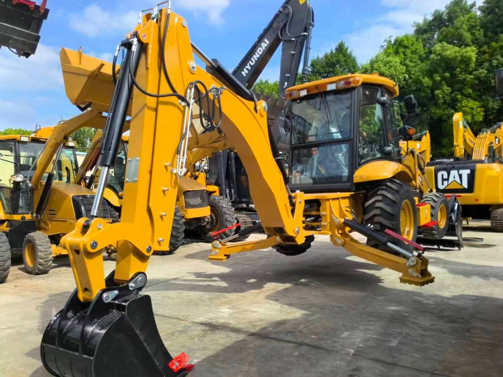 Tractopelle Caterpillar 428f2 — occasion 2026